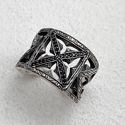 SMALL GOTHIC CROSS WRAP COLLECTION RING