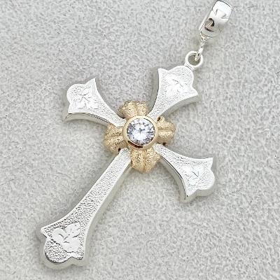 GIANT ANTIQUE LEAF CROSS PENDANT WITH ROUND CENTER BEZEL Silver / 18k Yellow Gold / Zirconia