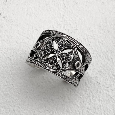 "M" "S" "K" "R" "Y" INITIAL WRAP COLLECTION RING #6`#20.5 gAhhKhhMhhShhRhhYhonly 01R863A (YG/Dia)or(WG/Dia) \400,000 (Silver/YG/Zirconia) \80,000 (Silver/Zirconia) \45,000 SMALL FANCY CROSS WRAP COLLECTION RING