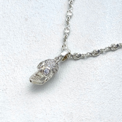 HEAVY SKULL PAVE PENDANT