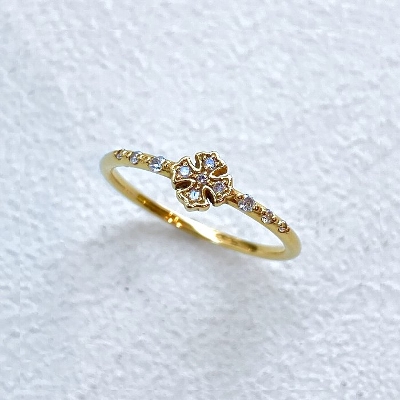 TINY CROSS RING