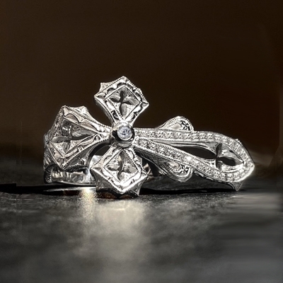 SIDEWAY ELONGATED QUATERFOIL CROSS FDL SILVER RING/Zirconia Ring