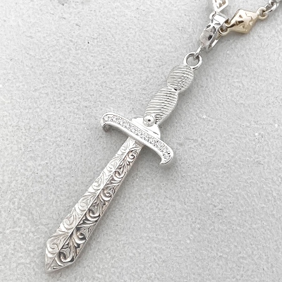 MEDIUM DAGGER PENDANT