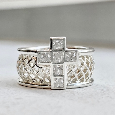 MINI MESH CINDY CROSS RING 