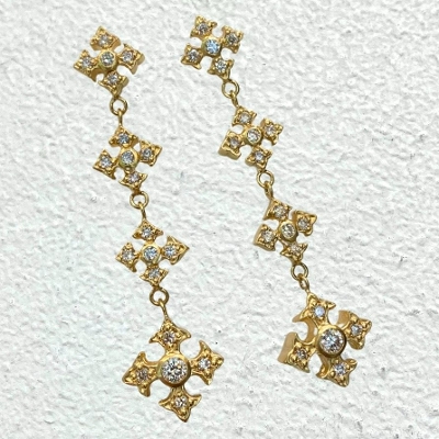 FOUR FANCY CROSS LINED EARRING