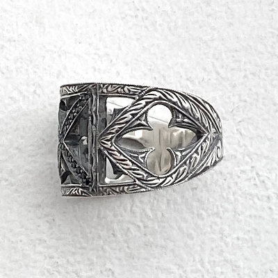 SMALL GOTHIC CROSS WRAP COLLECTION RING