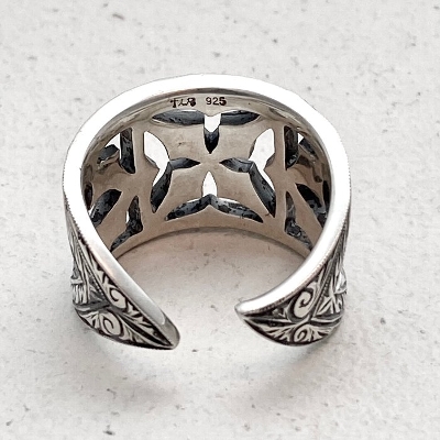 SMALL GOTHIC CROSS WRAP COLLECTION RING