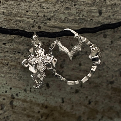 SMALL PRINCESS CROSS HOOP PIERCE Silver / Zirconia