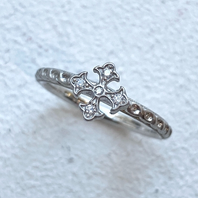 FANCY CROSS RING