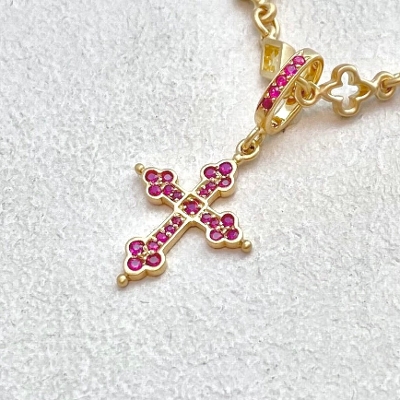 MINI GOTHIC CROSS RUBY PENDANTTOP