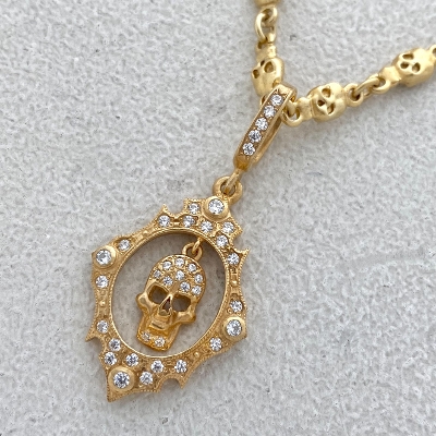 GOTHIC FLAME with SKULL PENDANT 18k Yellow Gold / DIAMONDS