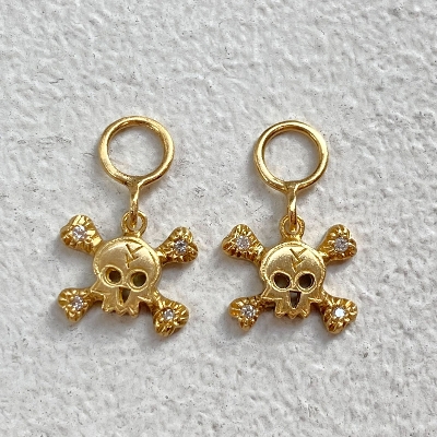 SMALL BONES SKULL PIERCE CHARM 18k Yellow Gold / DIAMONDS 