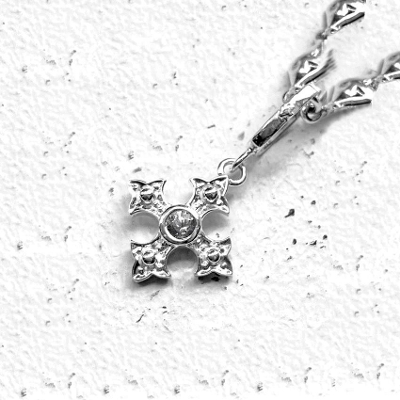 SMALL FANCY CROSS SILVER PENDANT/SILVER ZIRCONIA