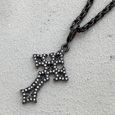 SMALL NOTRE DAME CROSS PENDANT/ZIRCONIA BLACK RUTHENIUM