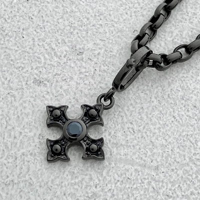 SMALL FANCY CROSS PENDANT/BLACK RUTHENIUM